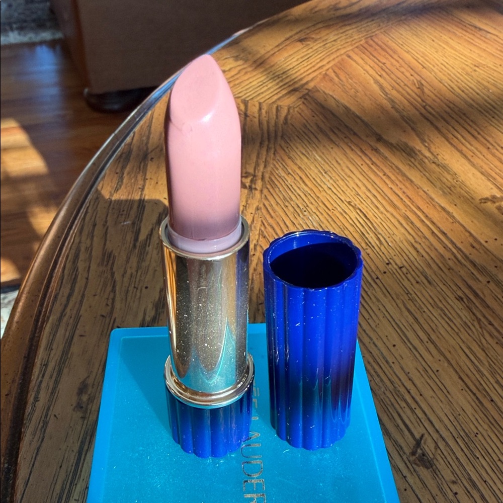 NewNever used EsteeLauder Futurist Full treatment LipstickSULTRY BLUSH#14 SPF15 - Picture 2 of 6